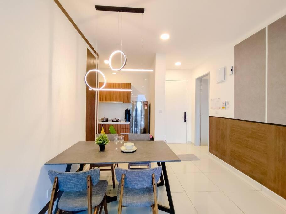 Kenwingston Platz Signature By Manhattan Group *