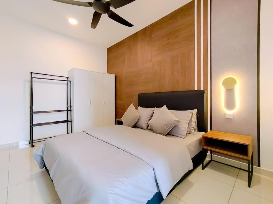 Kenwingston Platz Signature By Manhattan Group * Kuala Lumpur