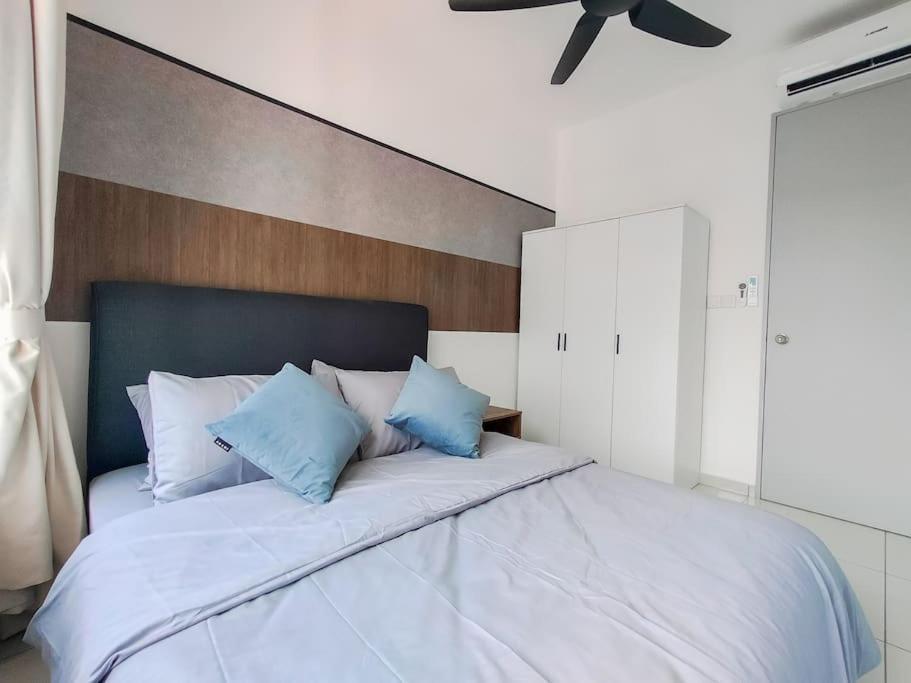 Kenwingston Platz Signature By Manhattan Group Pangsapuri
