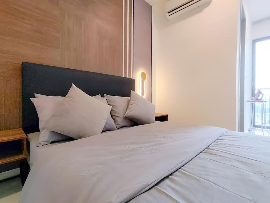 Kenwingston Platz Signature By Manhattan Group