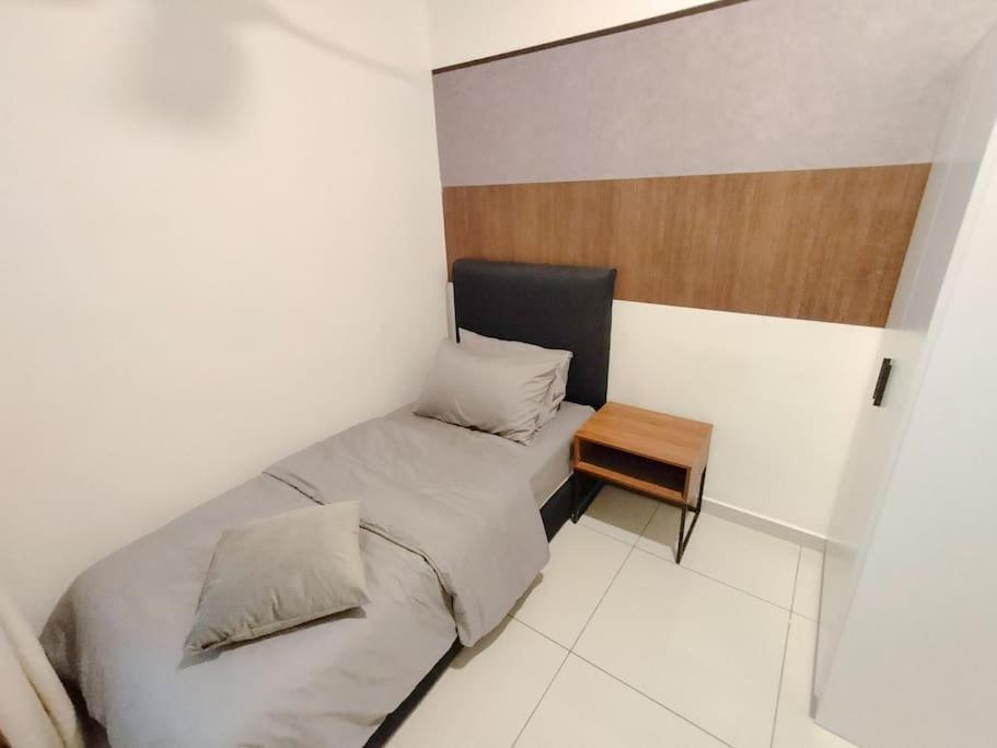 Kenwingston Platz Signature By Manhattan Group Pangsapuri *